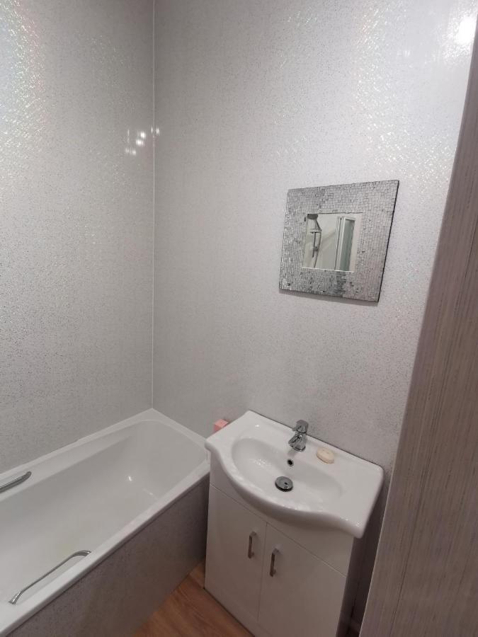 Parkside House 3 Bedroom 2 Bathroom. Parking. Barrow-in-Furness Екстериор снимка